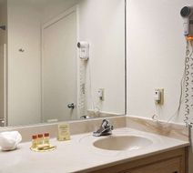 Days Inn Riverside Tyler Mall Room