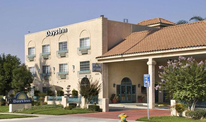 Days Inn Riverside Tyler Mall Exterior