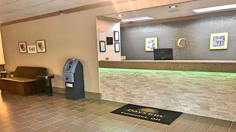 Days Inn by Wyndham Conneaut Lobby