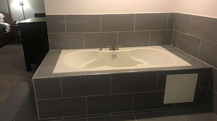 Days Inn by Wyndham Conneaut Room