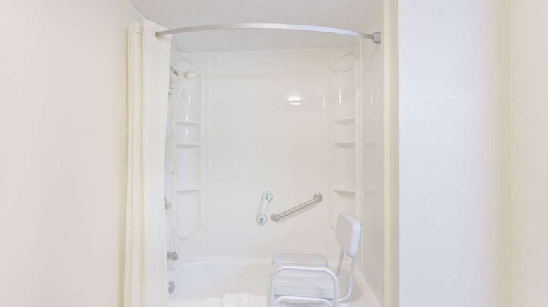 <b>Super 8 Knoxville/West Room</b>. Images powered by <a href="https://iceportal.shijigroup.com/" title="IcePortal" target="_blank">IcePortal</a>.