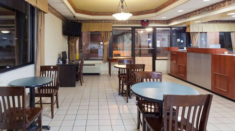 <b>Super 8 Knoxville/West Lobby</b>. Images powered by <a href="https://iceportal.shijigroup.com/" title="IcePortal" target="_blank">IcePortal</a>.