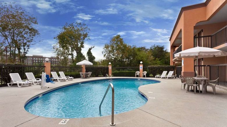 <b>Super 8 Knoxville/West Pool</b>. Images powered by <a href="https://iceportal.shijigroup.com/" title="IcePortal" target="_blank">IcePortal</a>.