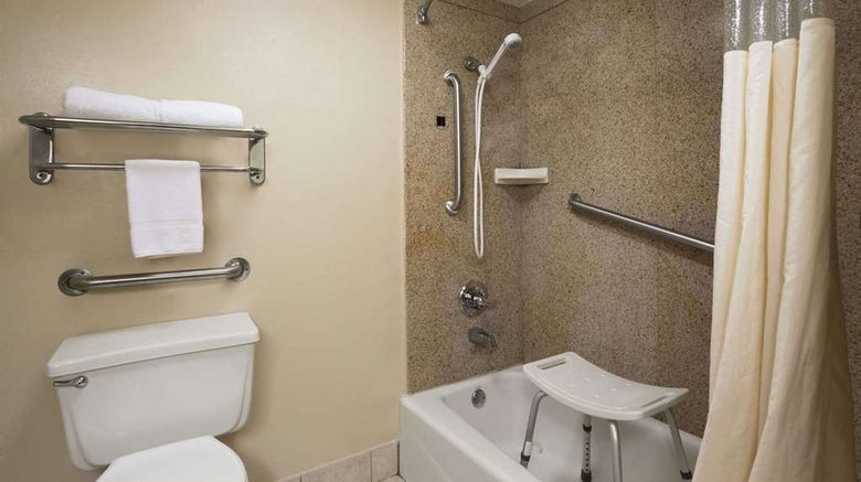 <b>Days Inn  & Suites Tuscaloosa University Room</b>. Images powered by <a href="https://iceportal.shijigroup.com/" title="IcePortal" target="_blank">IcePortal</a>.