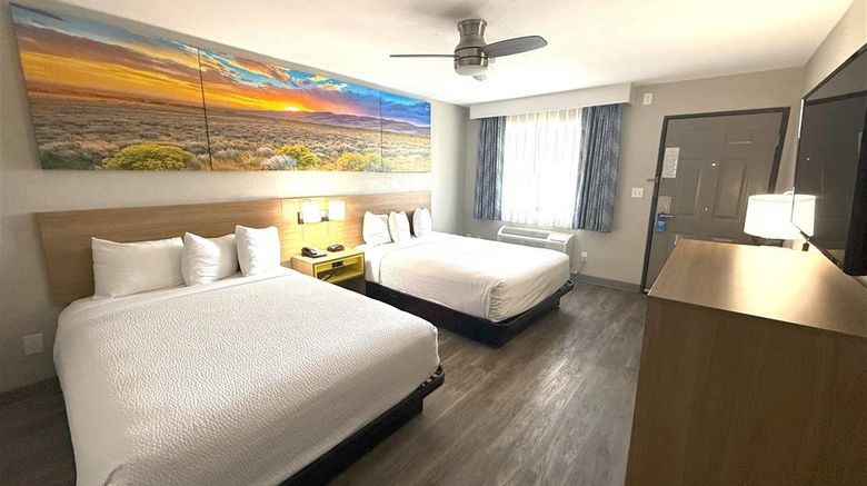 <b>Days Inn Yuma Room</b>. Images powered by <a href="https://iceportal.shijigroup.com/" title="IcePortal" target="_blank">IcePortal</a>.