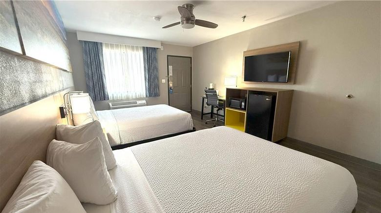 <b>Days Inn Yuma Room</b>. Images powered by <a href="https://iceportal.shijigroup.com/" title="IcePortal" target="_blank">IcePortal</a>.