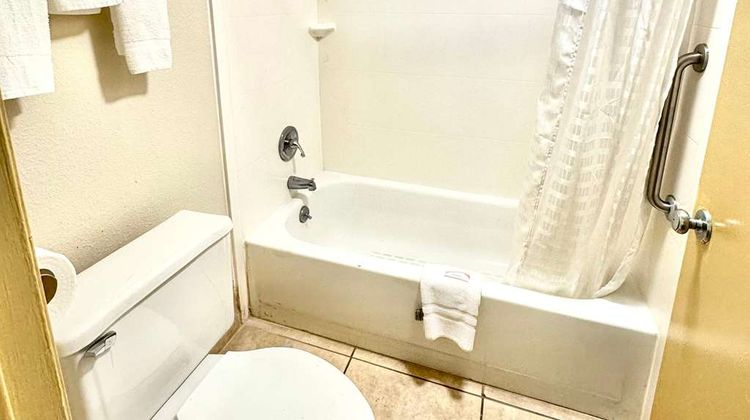 Days Inn Charlotte Northlake Room