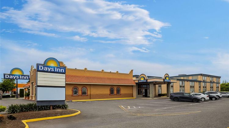 Days Inn Mt. Vernon Exterior