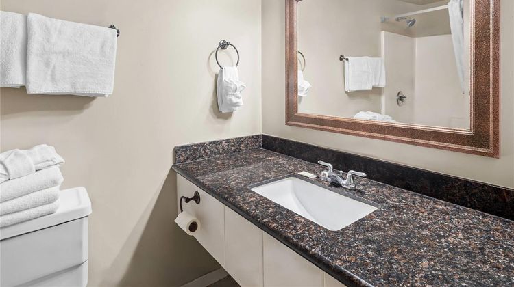 Days Inn Mt. Vernon Suite