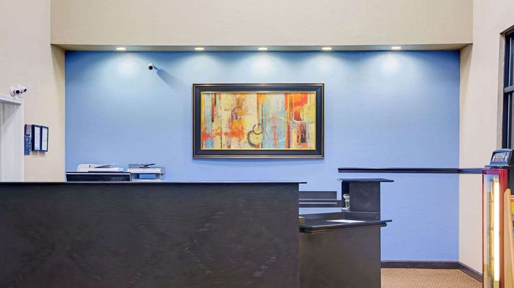 Days Inn Lawrenceville Lobby