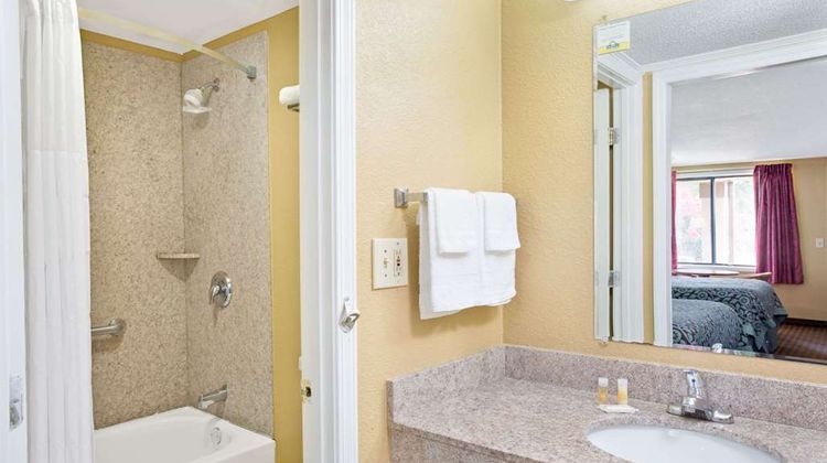 Days Inn Lawrenceville Room
