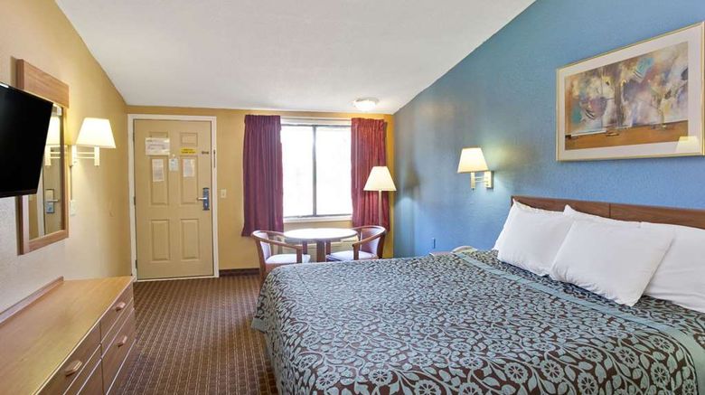 <b>Days Inn Lawrenceville Room</b>. Images powered by <a href="https://iceportal.shijigroup.com/" title="IcePortal" target="_blank">IcePortal</a>.