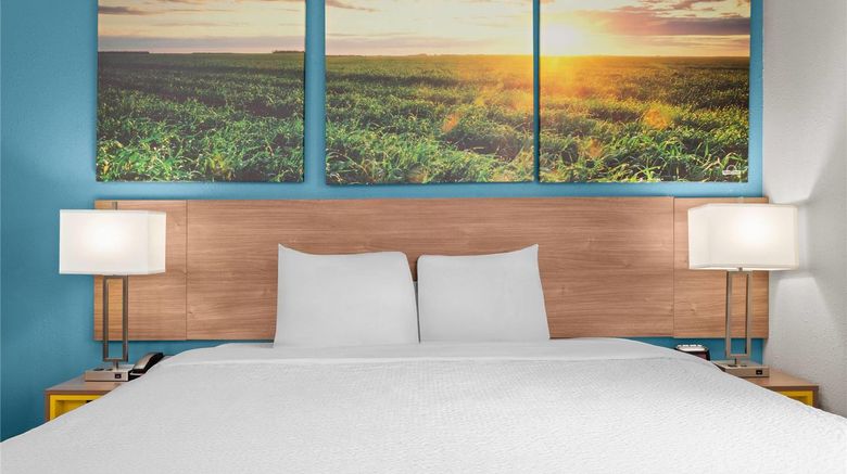 <b>Days Inn Austin Suite</b>. Images powered by <a href="https://iceportal.shijigroup.com/" title="IcePortal" target="_blank">IcePortal</a>.