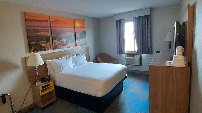 <b>Days Inn Willmar Room</b>. Images powered by <a href="https://iceportal.shijigroup.com/" title="IcePortal" target="_blank">IcePortal</a>.