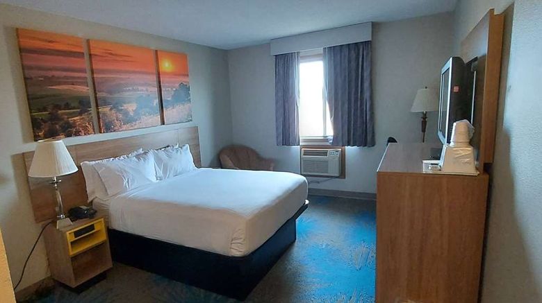 <b>Days Inn Willmar Room</b>. Images powered by <a href="https://iceportal.shijigroup.com/" title="IcePortal" target="_blank">IcePortal</a>.