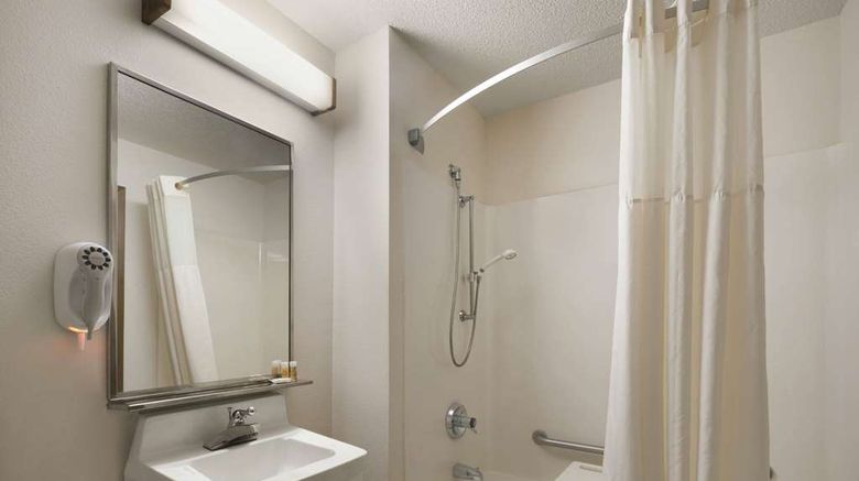 <b>Days Inn Willmar Room</b>. Images powered by <a href="https://iceportal.shijigroup.com/" title="IcePortal" target="_blank">IcePortal</a>.