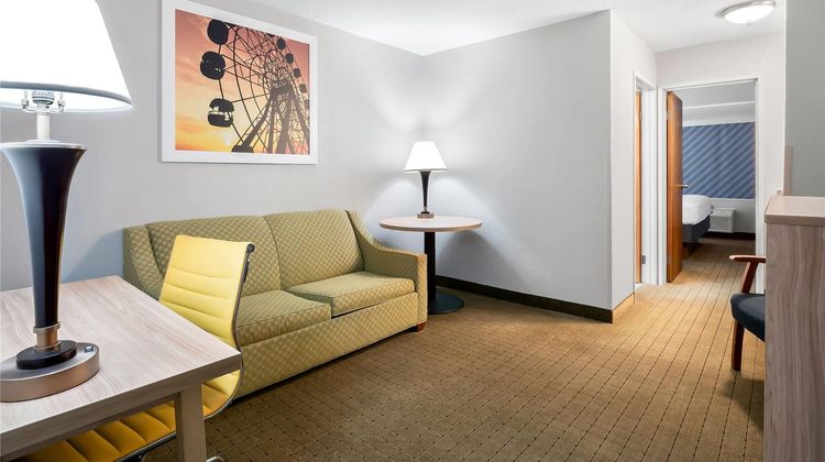 Days Inn Hillsdale Suite