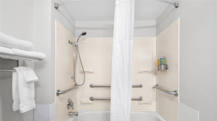 Days Inn Hillsdale Room