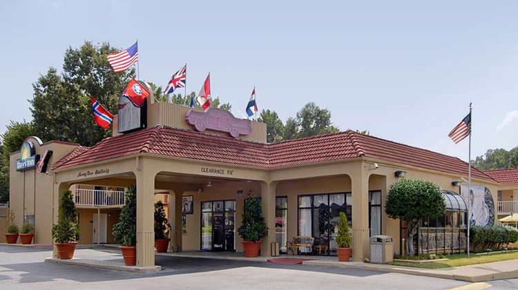 Days Inn Memphis at Graceland Exterior