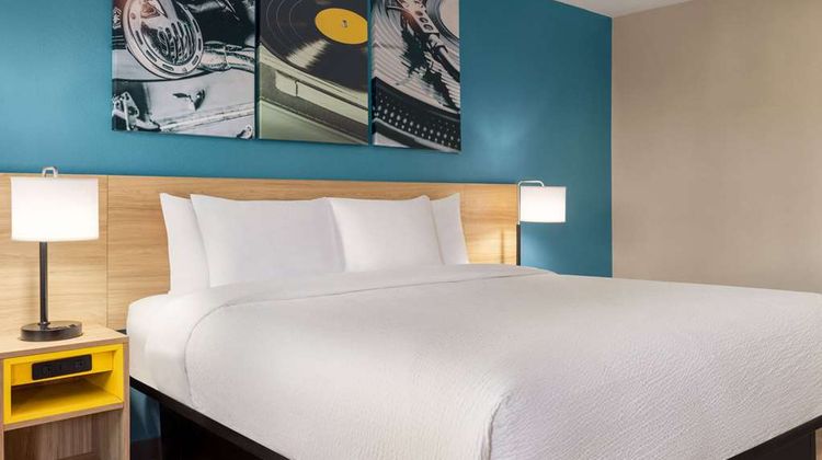 Days Inn Memphis at Graceland Room