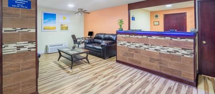Days Inn Statesville Lobby