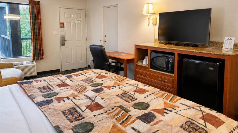 <b>Days Inn Apple Valley Sevierville Room</b>. Images powered by <a href="https://iceportal.shijigroup.com/" title="IcePortal" target="_blank">IcePortal</a>.