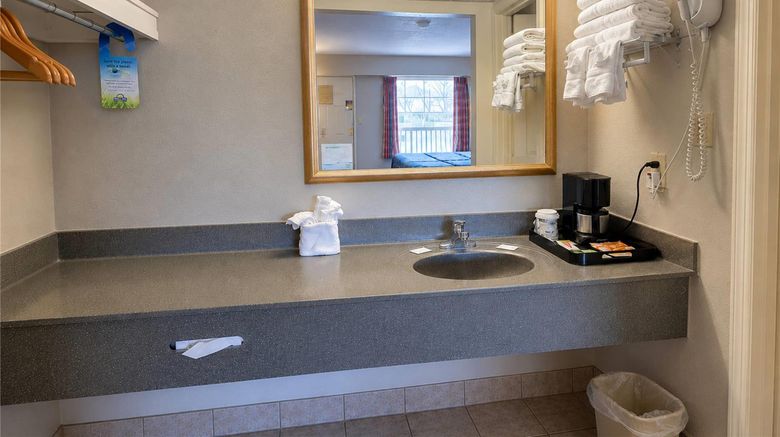 <b>Days Inn Apple Valley Sevierville Room</b>. Images powered by <a href="https://iceportal.shijigroup.com/" title="IcePortal" target="_blank">IcePortal</a>.