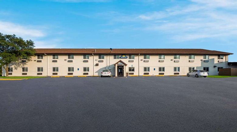 <b>Days Inn Ankeny - Des Moines Exterior</b>. Images powered by <a href="https://iceportal.shijigroup.com/" title="IcePortal" target="_blank">IcePortal</a>.