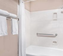 Days Inn Bishop Room