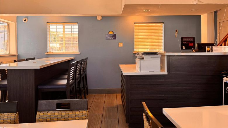 <b>Days Inn Bishop Restaurant</b>. Images powered by <a href="https://iceportal.shijigroup.com/" title="IcePortal" target="_blank">IcePortal</a>.