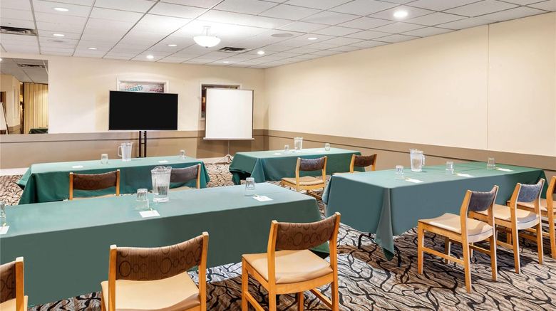 <b>Days Inn Nanaimo Meeting</b>. Images powered by <a href="https://iceportal.shijigroup.com/" title="IcePortal" target="_blank">IcePortal</a>.