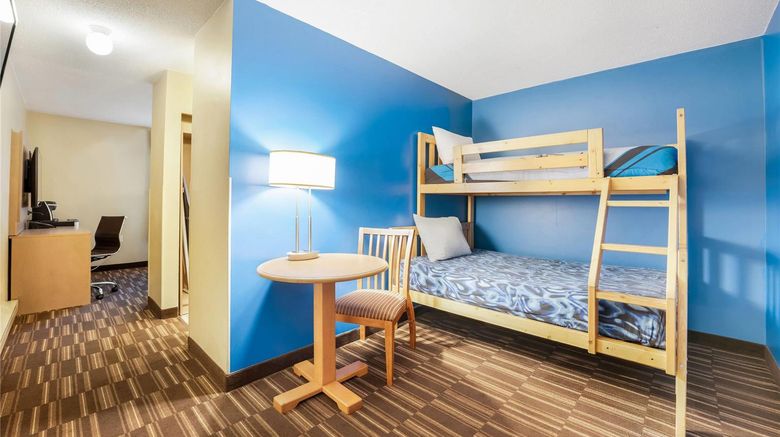 <b>Days Inn Nanaimo Suite</b>. Images powered by <a href="https://iceportal.shijigroup.com/" title="IcePortal" target="_blank">IcePortal</a>.