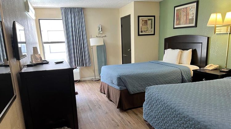 Days Inn Southern Hills/ORU Room