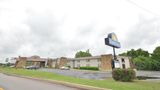 Days Inn Southern Hills/ORU Exterior