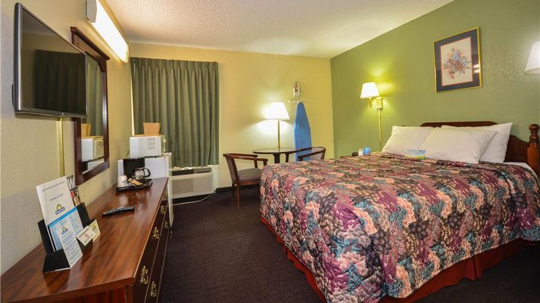 <b>Days Inn Southern Hills/ORU Room</b>. Images powered by <a href="https://iceportal.shijigroup.com/" title="IcePortal" target="_blank">IcePortal</a>.