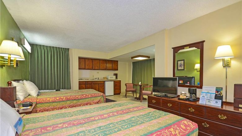<b>Days Inn Southern Hills/ORU Room</b>. Images powered by <a href="https://iceportal.shijigroup.com/" title="IcePortal" target="_blank">IcePortal</a>.