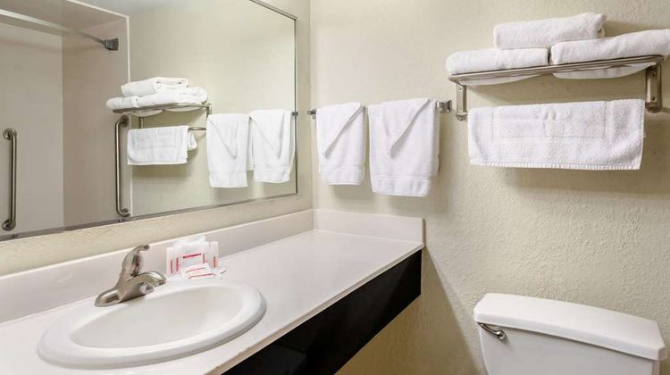 Ramada Luling Room