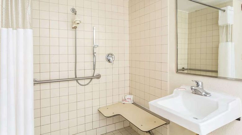 <b>Ramada Luling Room</b>. Images powered by <a href="https://iceportal.shijigroup.com/" title="IcePortal" target="_blank">IcePortal</a>.