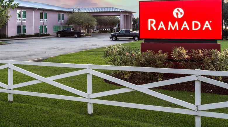 Ramada Luling Exterior. Images powered by <a href="https://iceportal.shijigroup.com" target="_blank" rel="noopener">Ice Portal</a>.