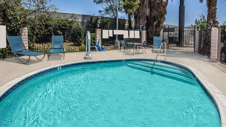 Days Inn Ontario Airport Pool