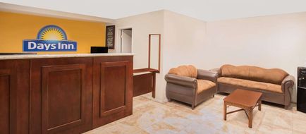 Days Inn Ontario Airport Lobby