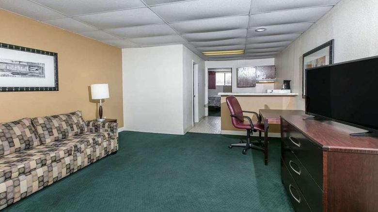 <b>Knights Inn Longview Suite</b>. Images powered by <a href="https://iceportal.shijigroup.com/" title="IcePortal" target="_blank">IcePortal</a>.