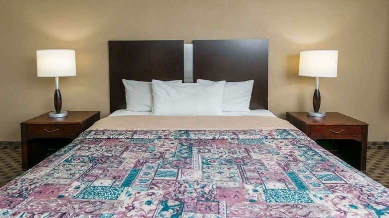 <b>Knights Inn Longview Suite</b>. Images powered by <a href="https://iceportal.shijigroup.com/" title="IcePortal" target="_blank">IcePortal</a>.