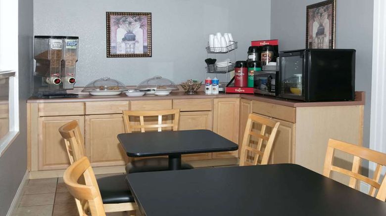 <b>Knights Inn Longview Restaurant</b>. Images powered by <a href="https://iceportal.shijigroup.com/" title="IcePortal" target="_blank">IcePortal</a>.