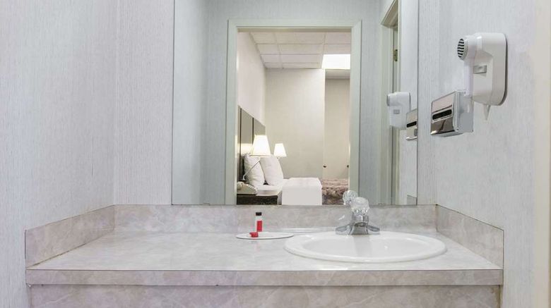 <b>Knights Inn Longview Room</b>. Images powered by <a href="https://iceportal.shijigroup.com/" title="IcePortal" target="_blank">IcePortal</a>.