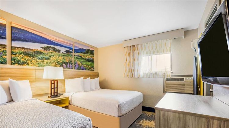 Days Inn Cortez Suite