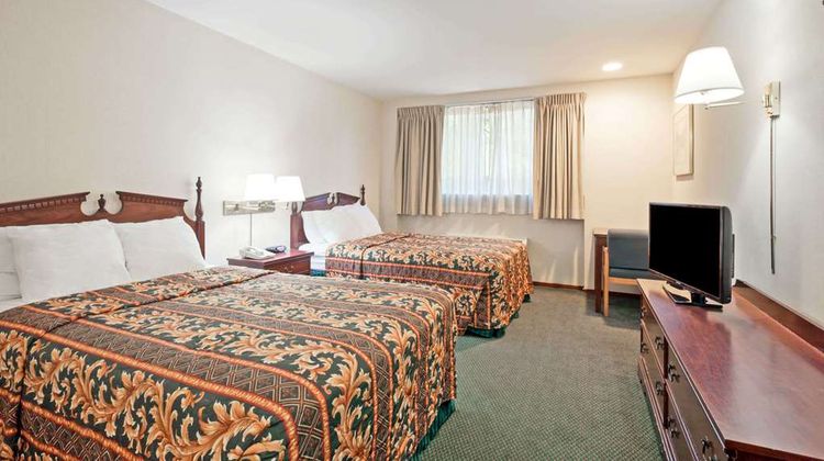 Days Inn SeaTac Airport Room