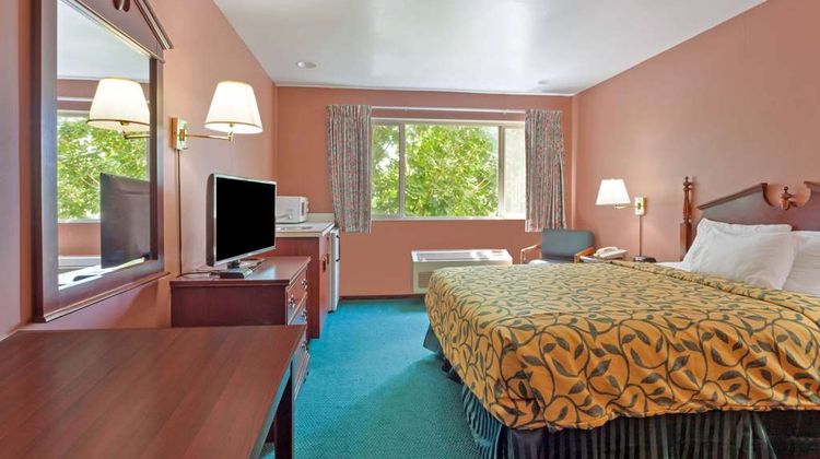 Days Inn SeaTac Airport Room