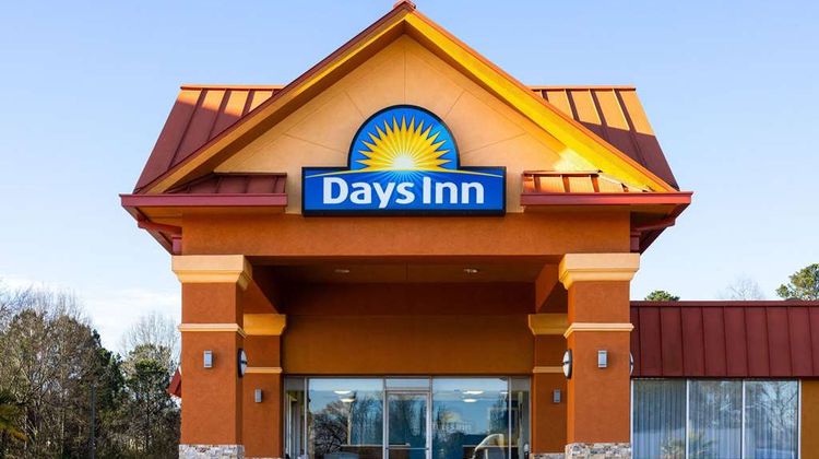 Days Inn by Wyndham Forsyth Exterior