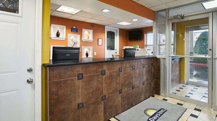 Days Inn Airport Nashville East Lobby